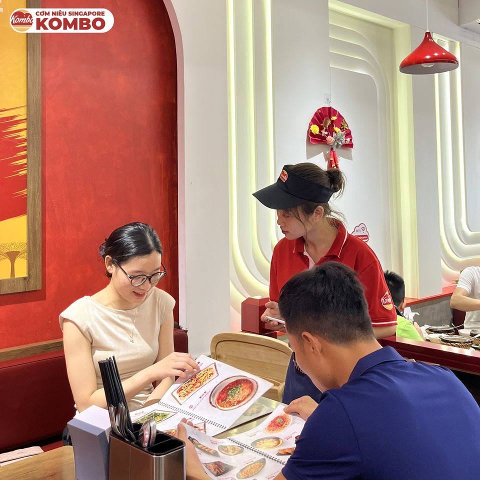 Nhà hàng Cơm Niêu Singapore KOMBO